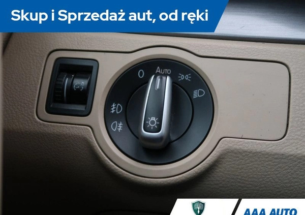 Volkswagen Passat cena 21000 przebieg: 308122, rok produkcji 2012 z Złoty Stok małe 379